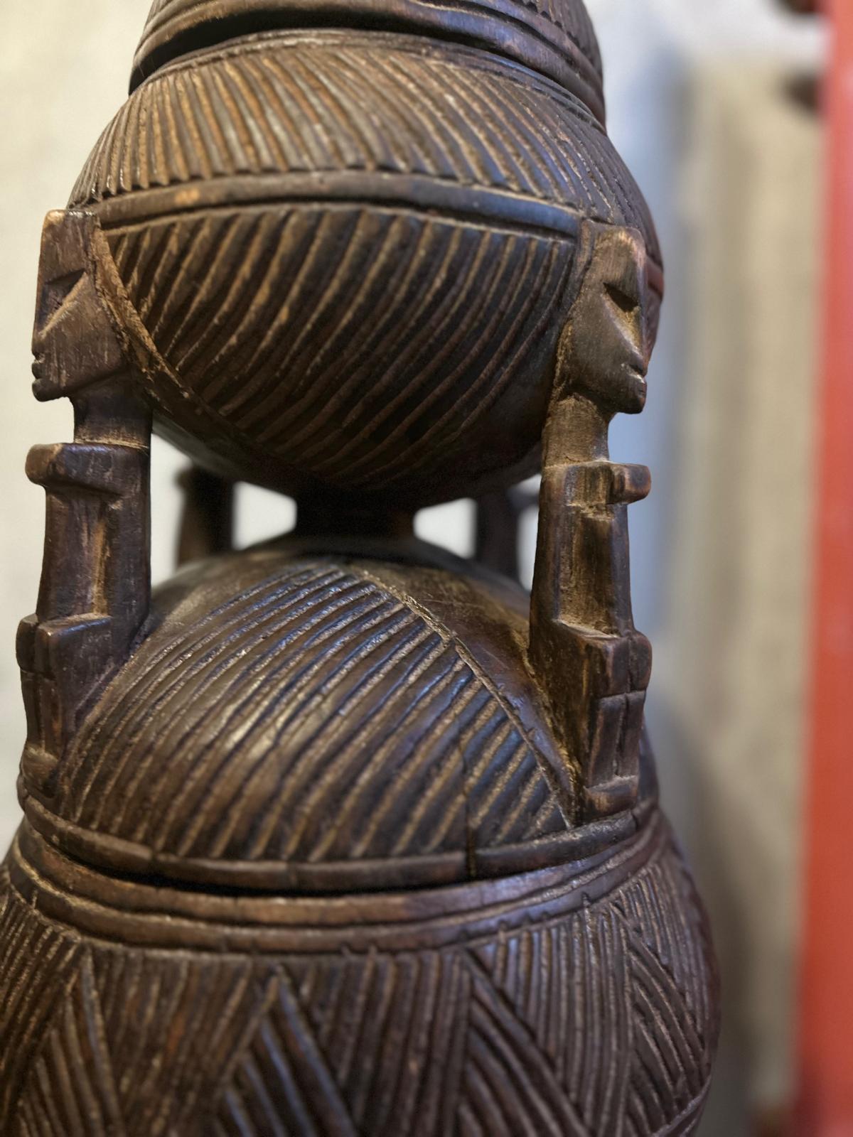 Grand pot à tabac Dogon en bois