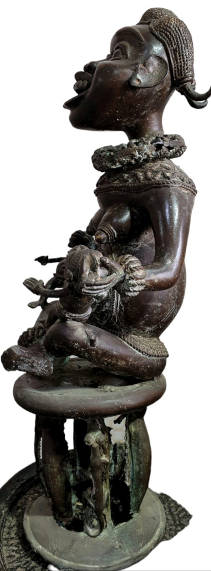 Maternité en bronze - Art Tikar du Cameroun