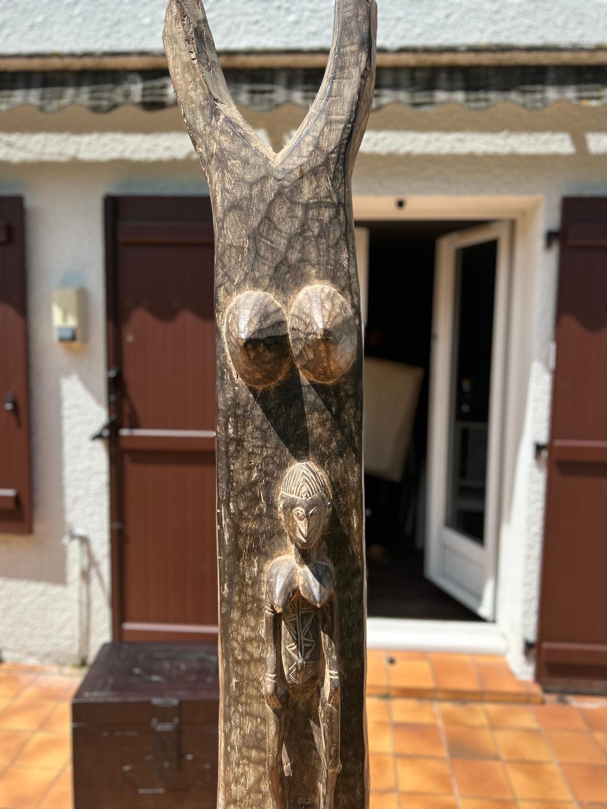 Poteau Toguna Sculpté Dogon, Mali