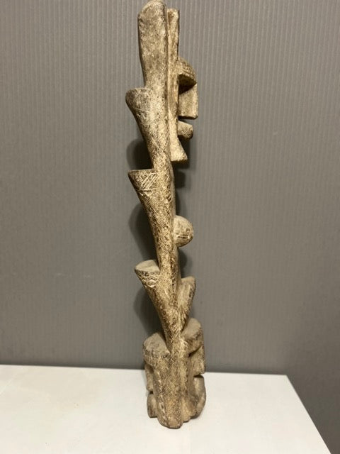 Poteau du peuple Dogon pierre fétiche