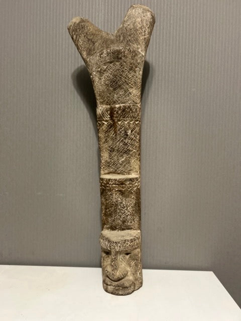 Poteau du peuple Dogon pierre fétiche