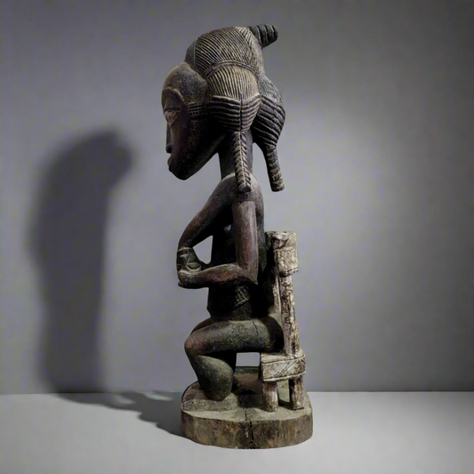 Maternité Baoule en bois, Côte d'Ivoire