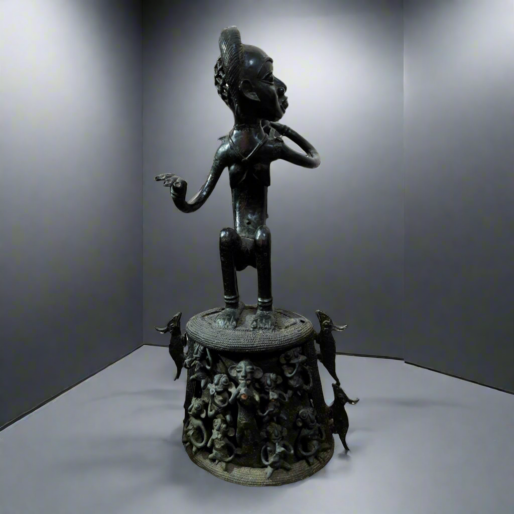 Maternite Tikar en Bronze, Cameroun