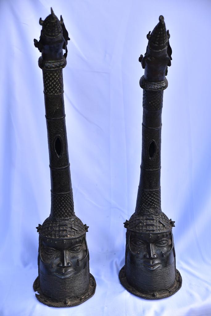 Paire De Defenses En Bronze Olifant- Ife