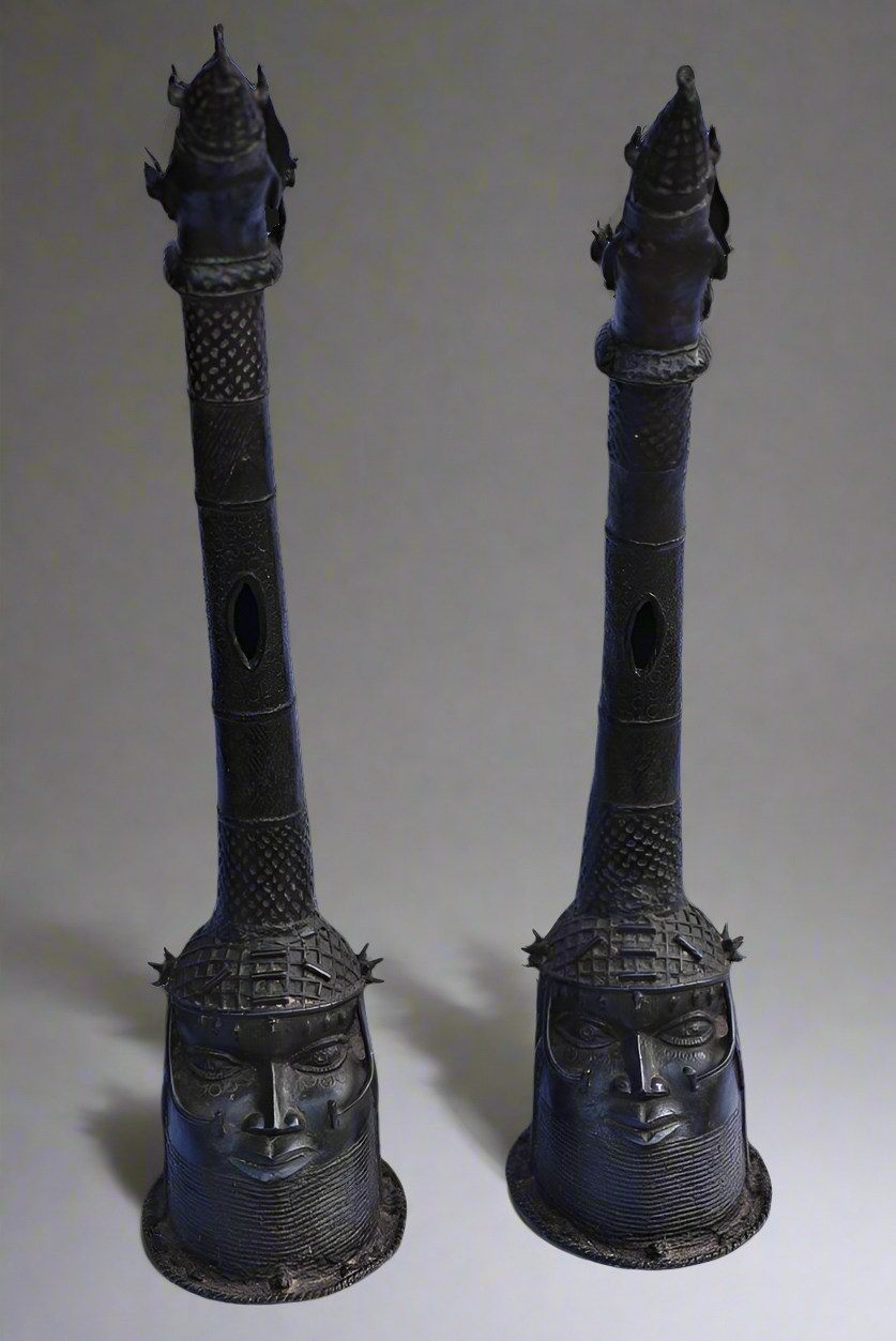 Paire De Defenses En Bronze Olifant- Ife