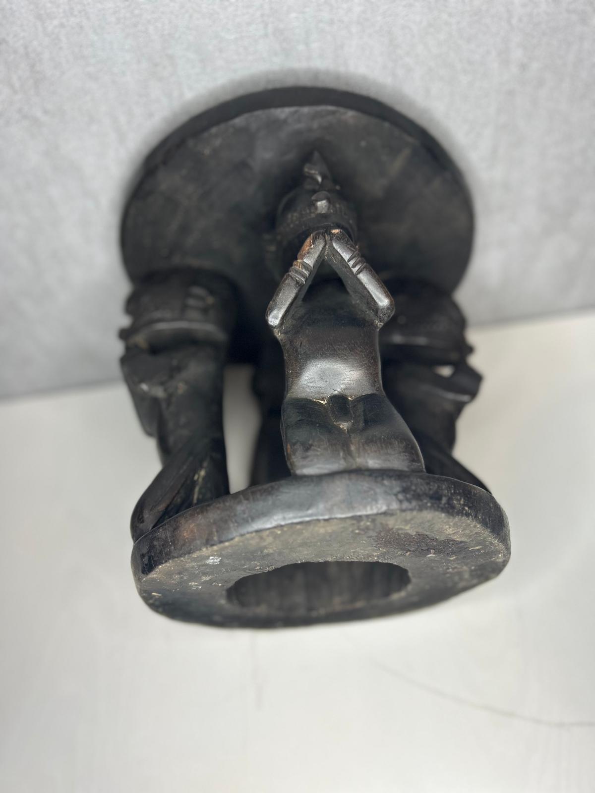 Tabouret Baga sculpté – Figures Nimba