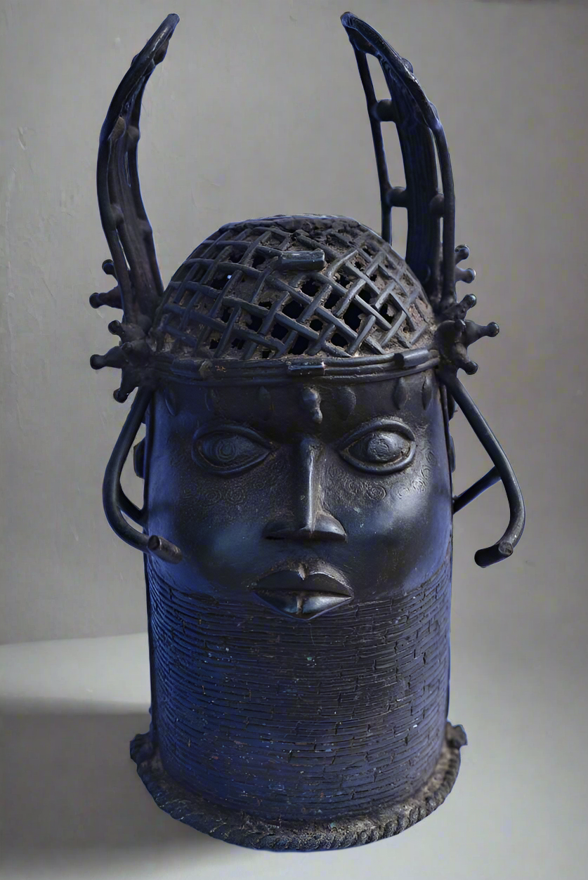 Tete Commemorative Oba Ailettes Bronze Ife Bini Edo
