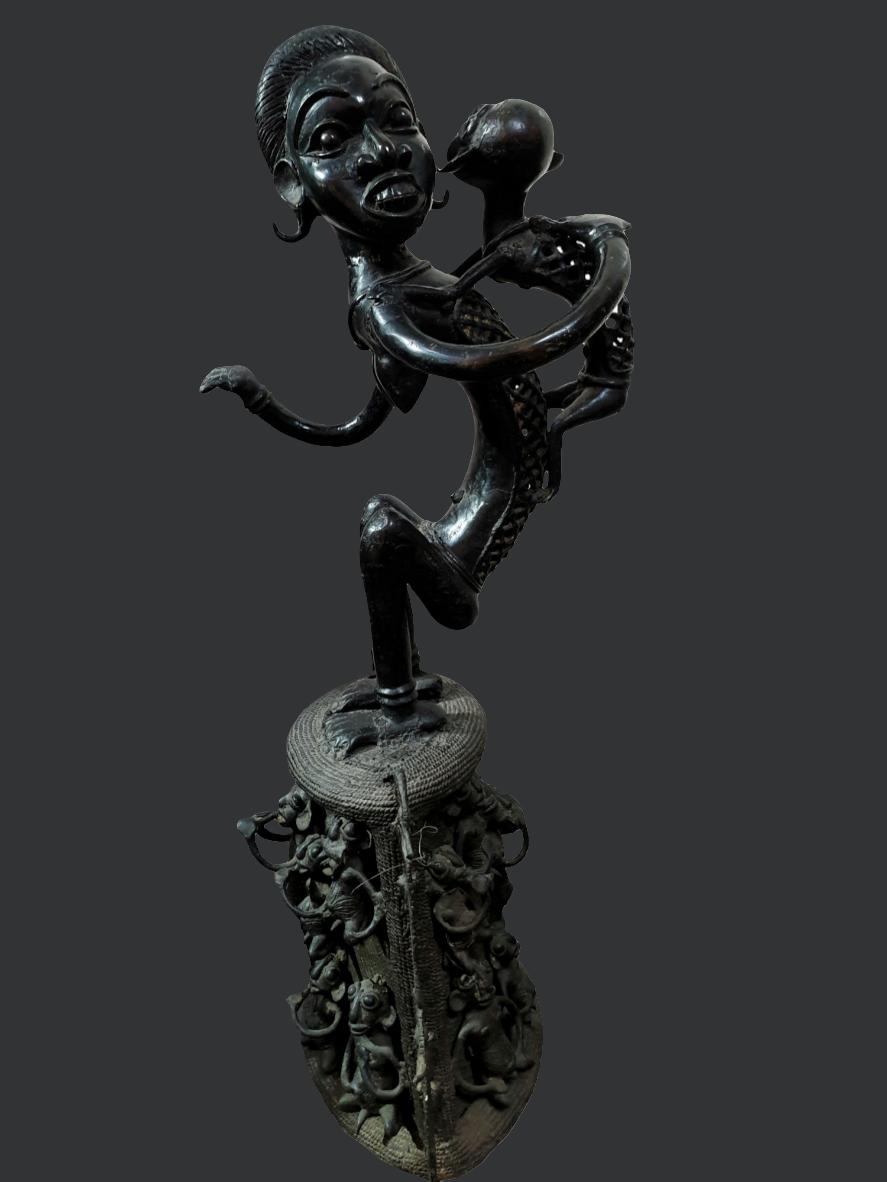 Maternite Tikar en Bronze, Cameroun