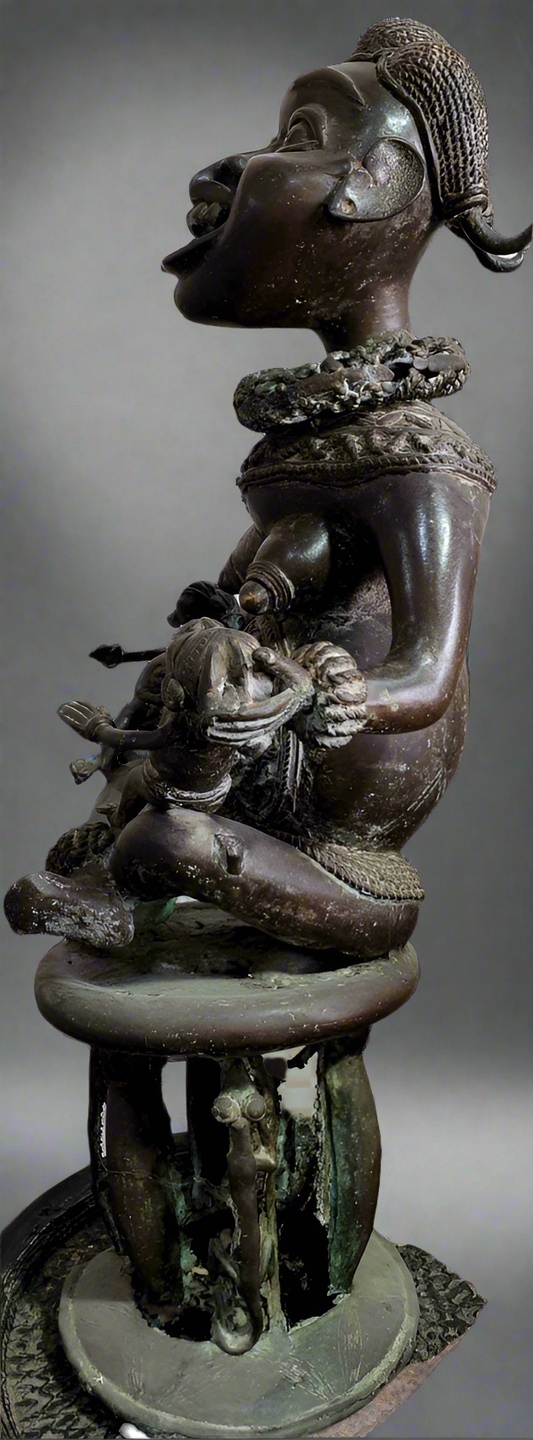 Maternité en bronze - Art Tikar du Cameroun