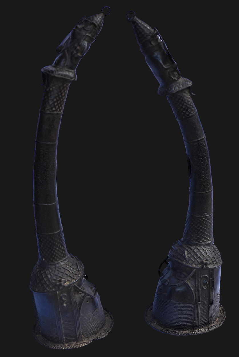 Paire De Defenses En Bronze Olifant- Ife