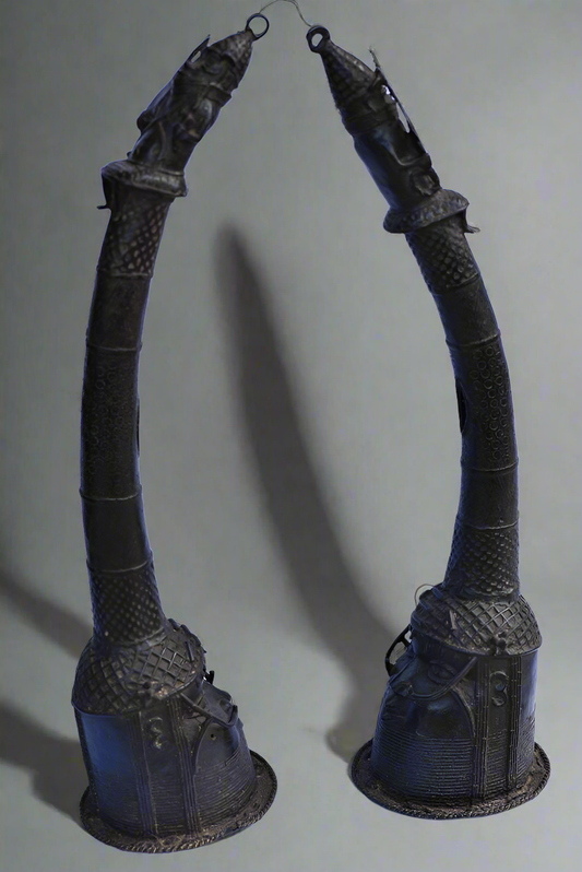 Paire De Defenses En Bronze Olifant- Ife