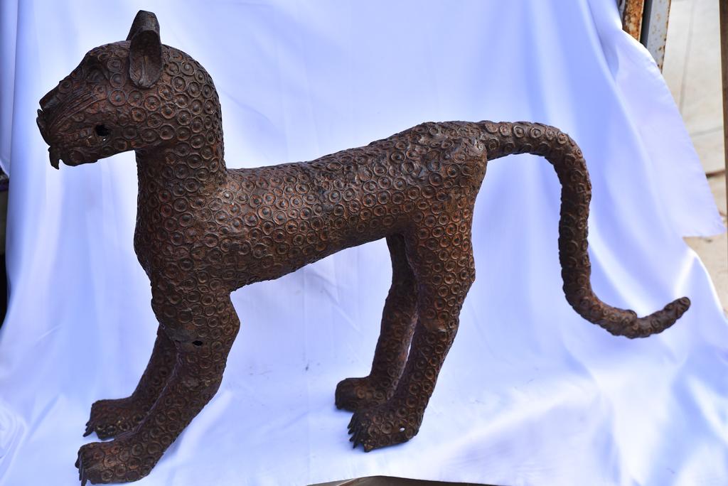 Grand léopard royal en bronze - IFE