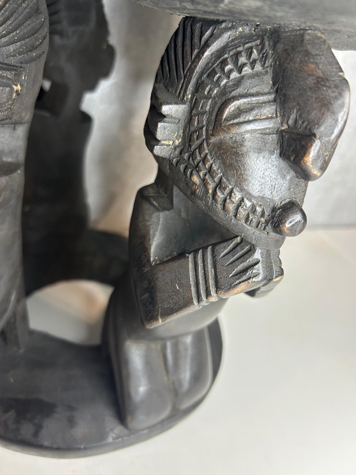 Tabouret Baga sculpté – Figures Nimba