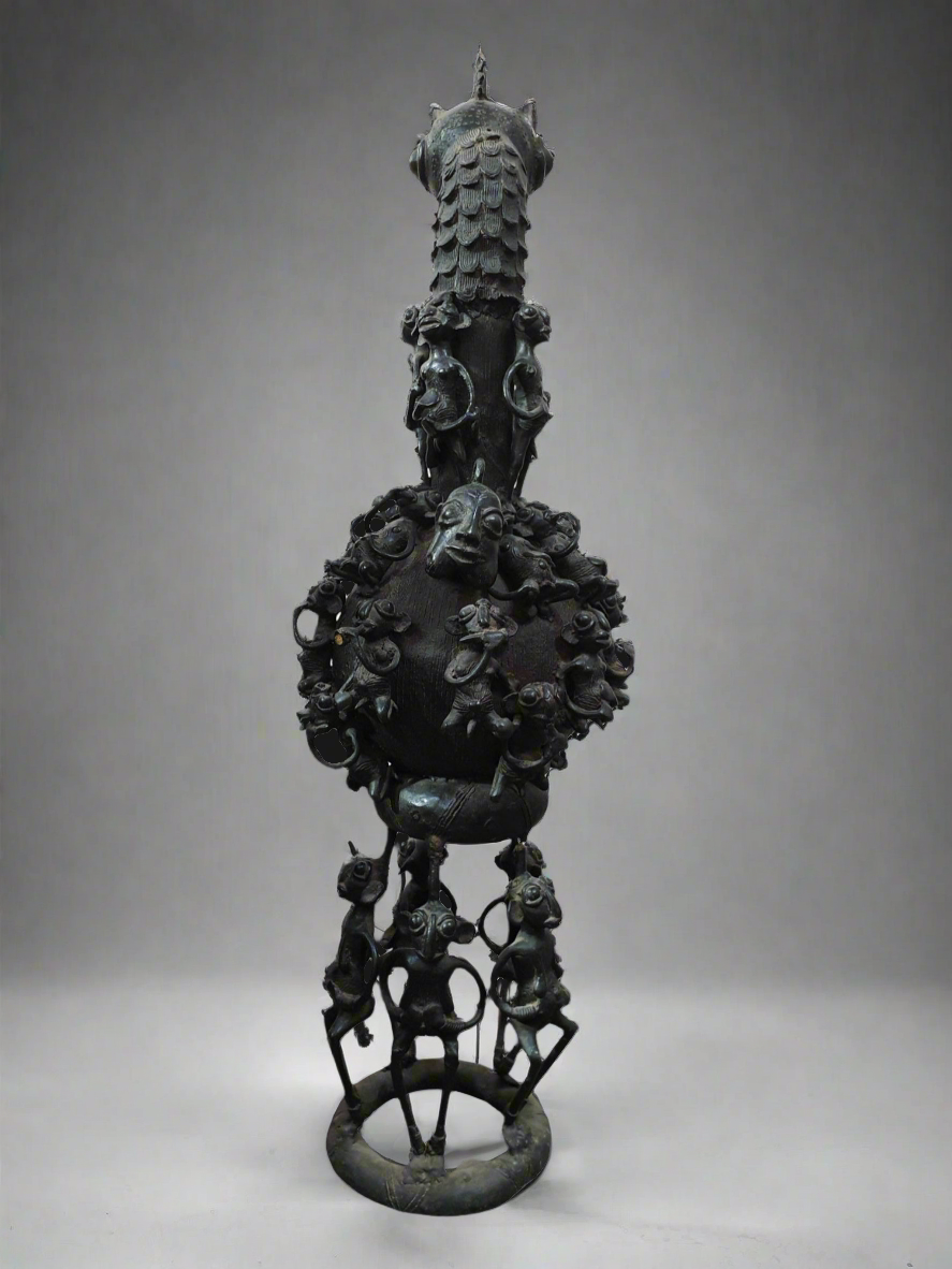 Grand aquamanile royal Bamoun en bronze, Cameroun